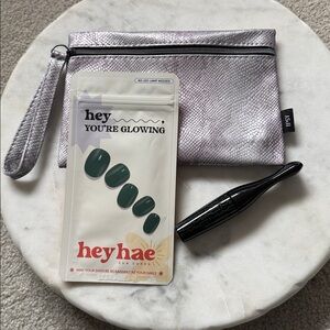 New Mini MAC In Extreme Dimension Lash Mascara (Green,) Bonus Makeup Bag + Nails